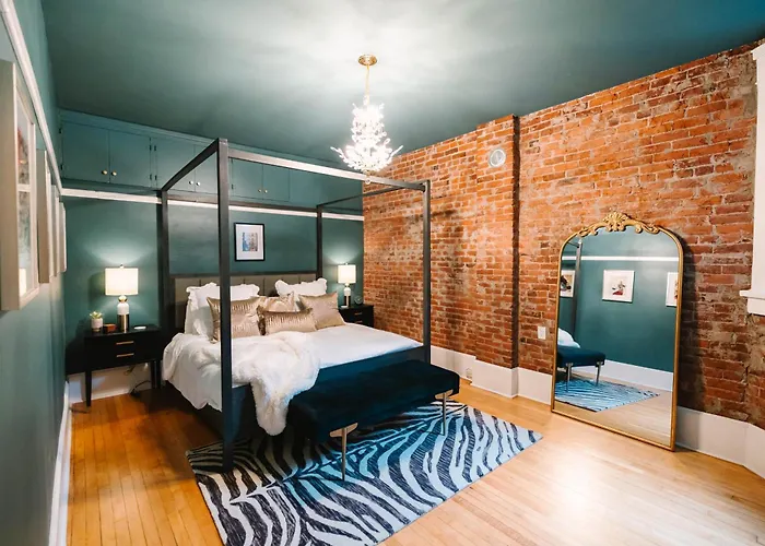 Docs Place Historic Jewel In Downtown Sophisticated Elegance