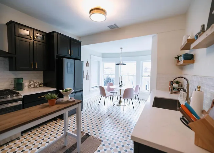 Docs Place Historic Jewel In Downtown Sophisticated Elegance *