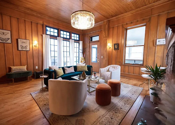 Docs Place Historic Jewel In Downtown Sophisticated Elegance Flagstaff