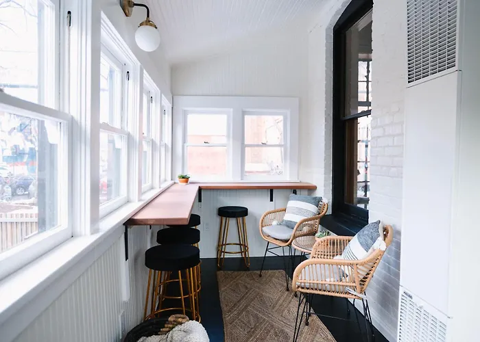 Docs Place Historic Jewel In Downtown Sophisticated Elegance Apartment