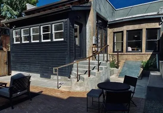 Docs Place Historic Jewel In Downtown Sophisticated Elegance Apartment